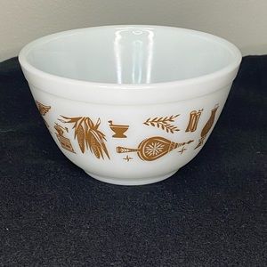 PYREX Americana Early American 401 Mixing Bowl 1.5 pt.